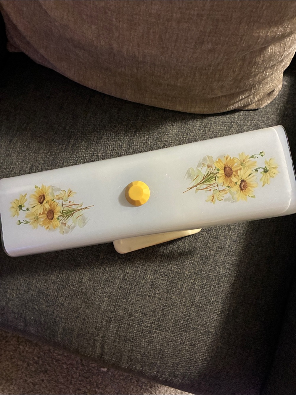 Vintage 1950 – 1970s Sunflower Accent Wall Light fixture w Yellow Floral Detail